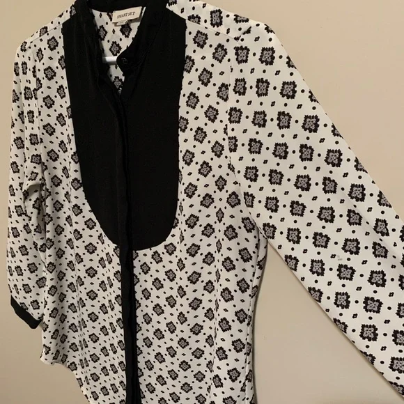 Smart Set Button-Up Blouse, size S - Picture 2 of 10